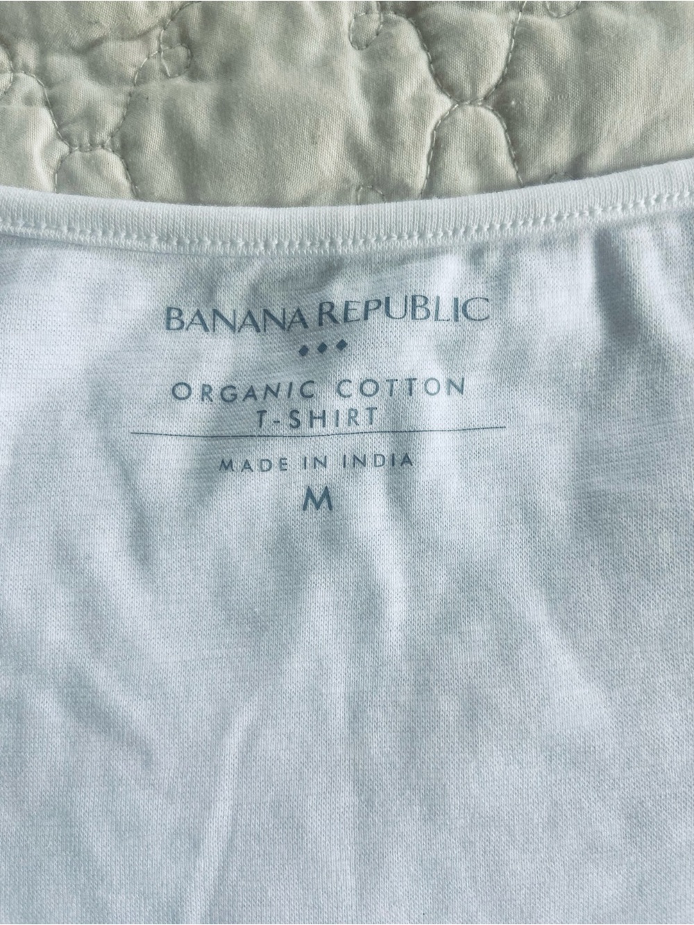 Banana Republic White Scoop Neck Short Sleeve Tee - Picture 2 of 8